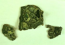 The findings of the bronze mechanism