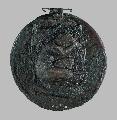 Χάλκινο πτυκτό κάτοπτρο, Πόλη Χανίων (αρχαία Κυδωνία), 3ος αι. π.Χ. Αρχαιολογικό Μουσείο Χανίων.