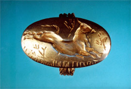 Golden ring with horse representation