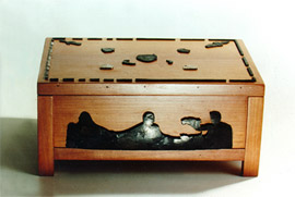 View of a chest with decorative apliquos